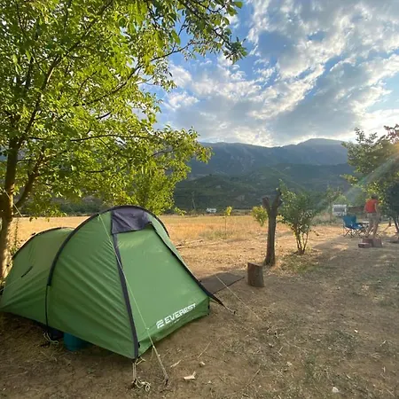 Albturist Ecocamping & Outdoor Sports Center キャンプ場 Përmet