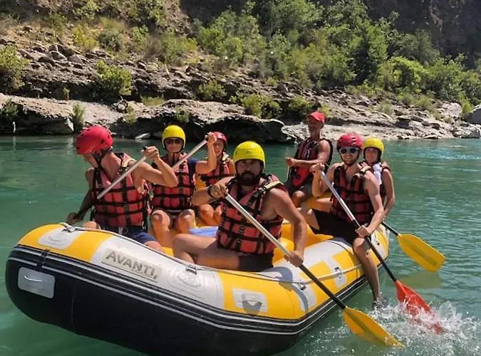Vjosa Rafting & Eco Camping Albturist & Outdoor Sports Center * Permet