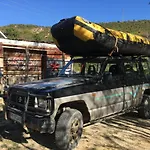 Vjosa Rafting & Eco Camping Albturist & Outdoor Sports Center 营地