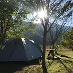 Vjosa Rafting & Eco Camping Albturist & Outdoor Sports Center 营地 *