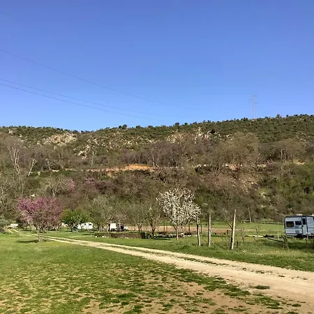 Vjosa Rafting & Eco Albturist & Outdoor Sports Center Κάμπινγκ *