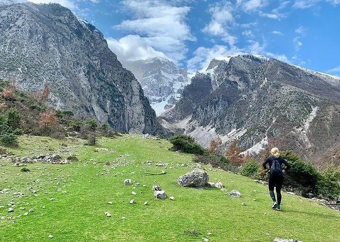 Kamp alanı Vjosa Rafting & Eco Camping Albturist & Outdoor Sports Center *