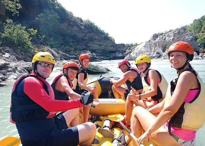 Vjosa Rafting & Eco Camping Albturist & Outdoor Sports Center 캠프장 *