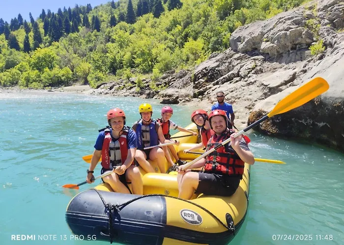 Vjosa Rafting & Eco Camping Albturist & Outdoor Sports Center 캠프장 Përmet